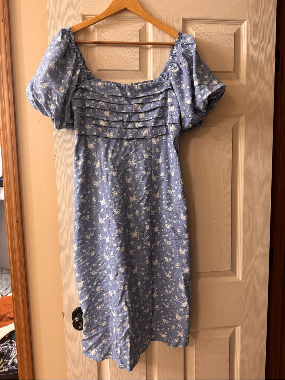 Francesca's Collections Light Blue Floral Puff-Sleeve Midi Dress